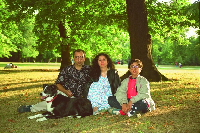 Us at Hyde Park.jpg (126013 bytes)