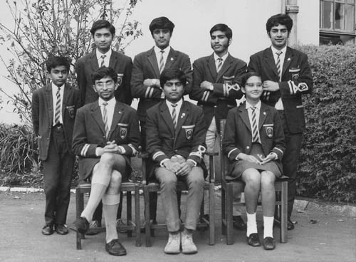 jamhuri science group.jpg (45881 bytes)